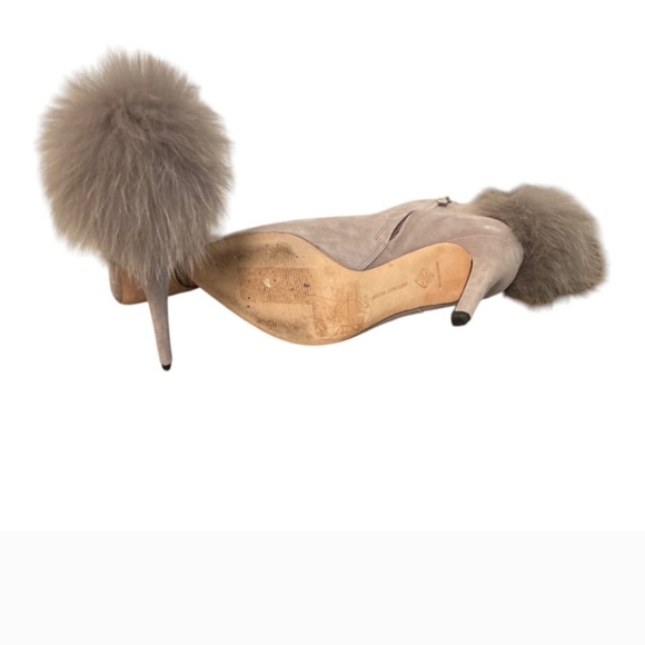 Antonio Melani Boots 6.5 Light Grey Suede Ankle Booties Furry Poof 4 Heel - Picture 4 of 5